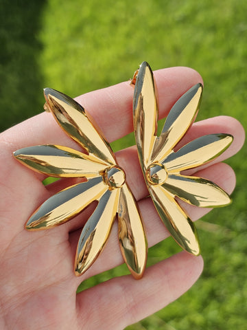 Stainless steel flower earrings