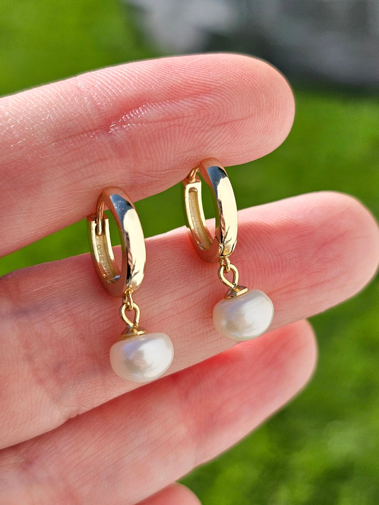 .925 Sterling silver pearl hoop earrings