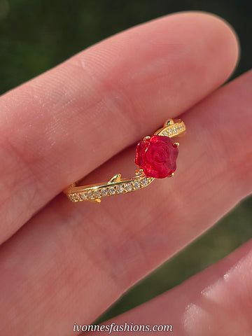 .925 sterling silver red flower ring (size 7.5)