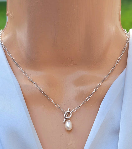 .925 Sterling silver pearl necklace