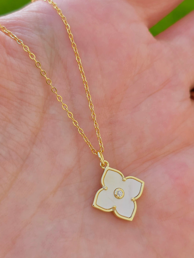 .925 Sterling silver clover necklace
