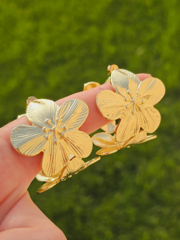 18k gold plated flower hoop earrings