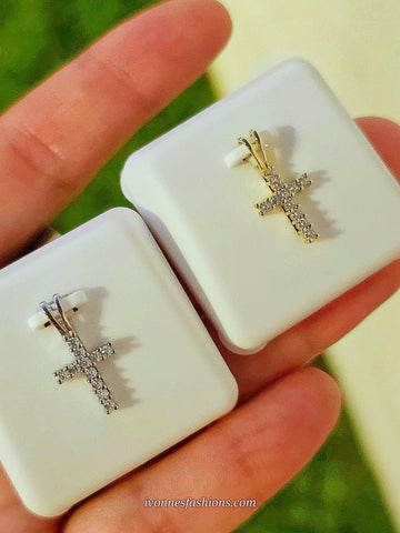 .925 Sterling silver cross CZ  pendant