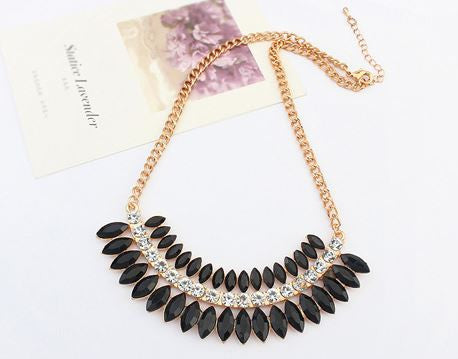 Fashion black necklace with rhinestones