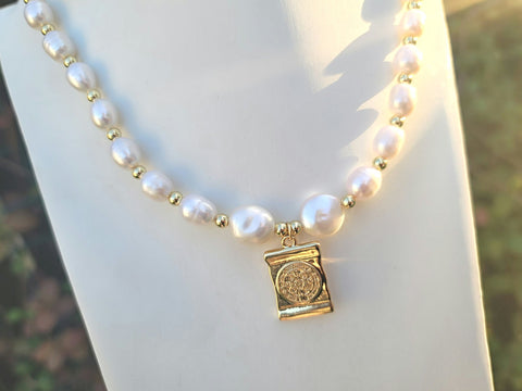 18k real gold plated and freshwater pearls San Benito necklace