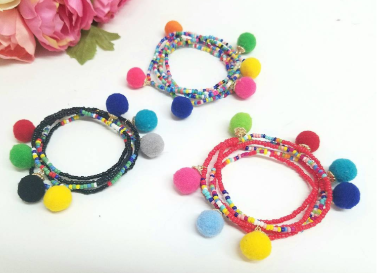 Mixed beads with Pompon Strech Bracelet